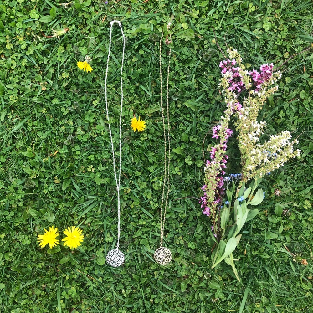 (🌸3 FOR $15 DEAL!) Long Pendant Necklace Bundle - Picture 7 of 10